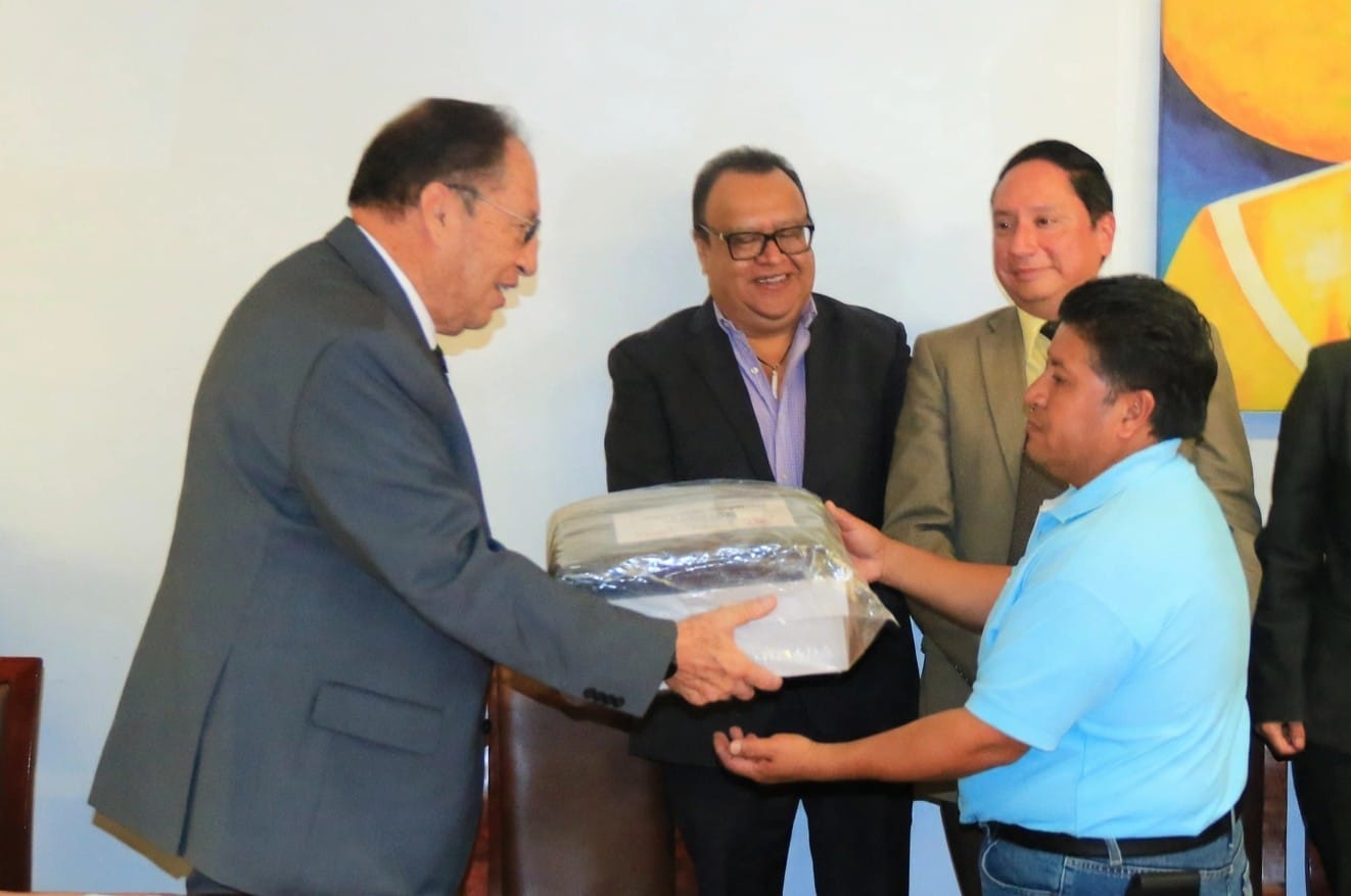 Rector de la UATx reconoce esfuerzo cotidiano de trabajadores de Obras y Mantenimiento
